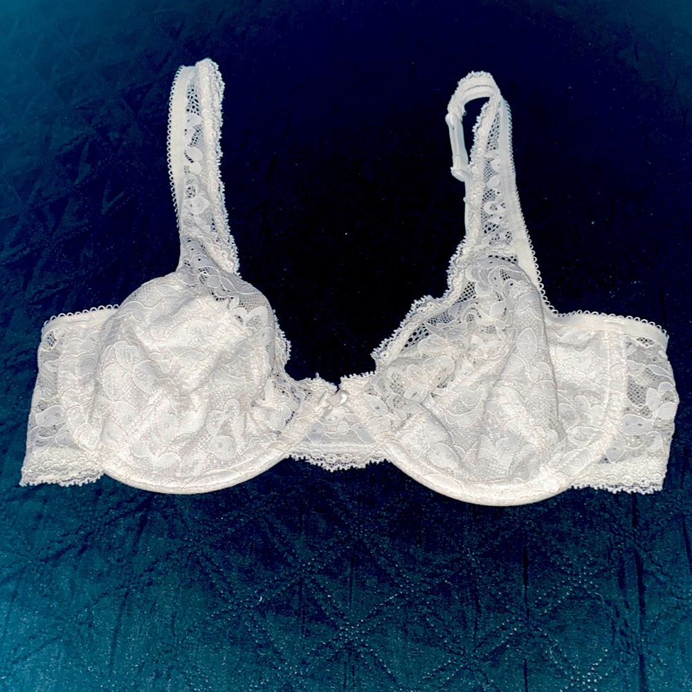 Lacey white bra 34c